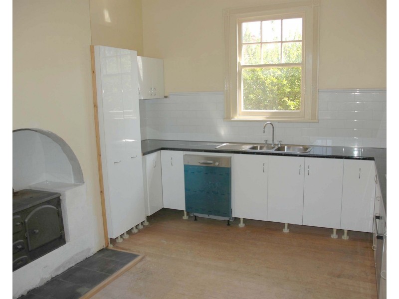 40 KINGS AVENUE, St Arnaud VIC 3478