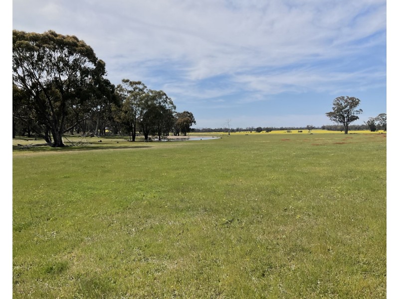 . ARCHDALE ROAD, St Arnaud VIC 3478