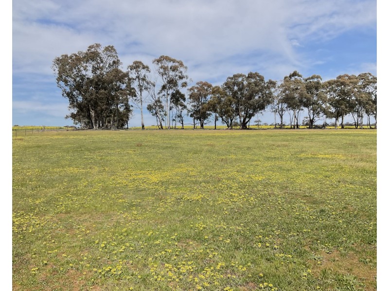 . ARCHDALE ROAD, St Arnaud VIC 3478