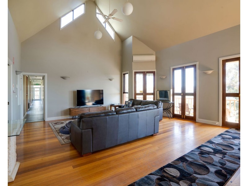 159 HALLS FLAT ROAD, Alexandra VIC 3714