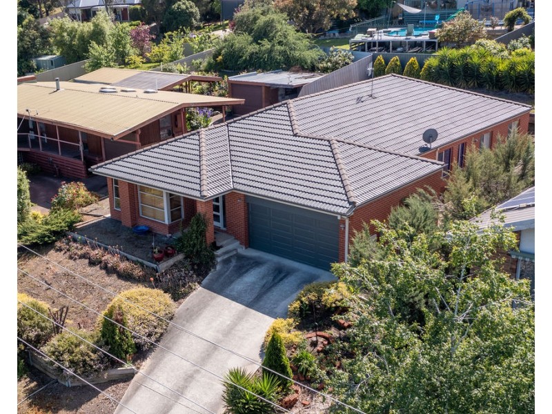 13 Villeneuve St, Alexandra VIC 3714
