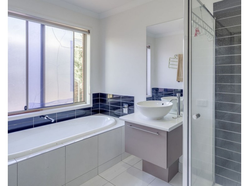 13 Villeneuve St, Alexandra VIC 3714