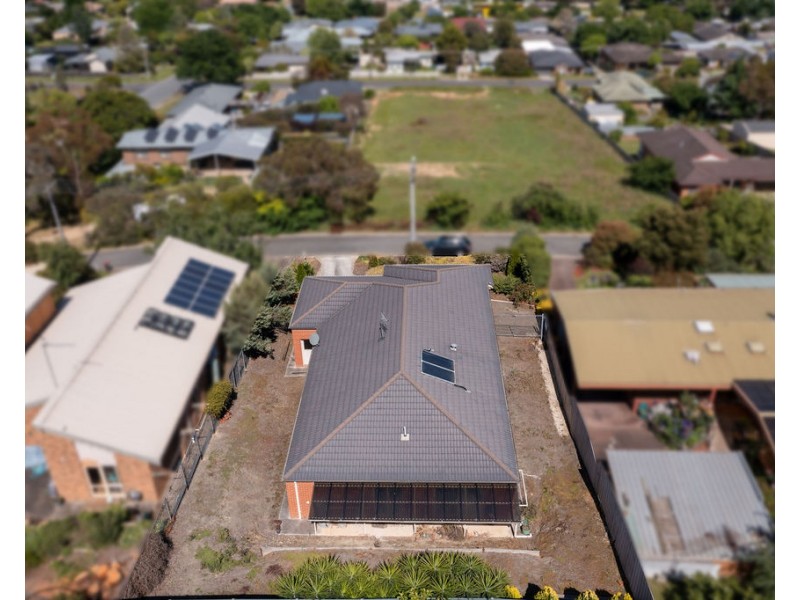 13 Villeneuve St, Alexandra VIC 3714