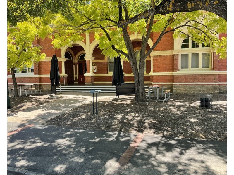 8 NAPIER STREET, St Arnaud VIC 3478