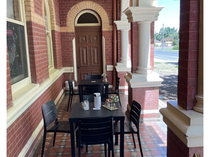 8 NAPIER STREET, St Arnaud VIC 3478