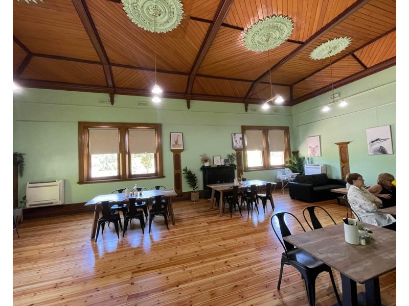 8 NAPIER STREET, St Arnaud VIC 3478