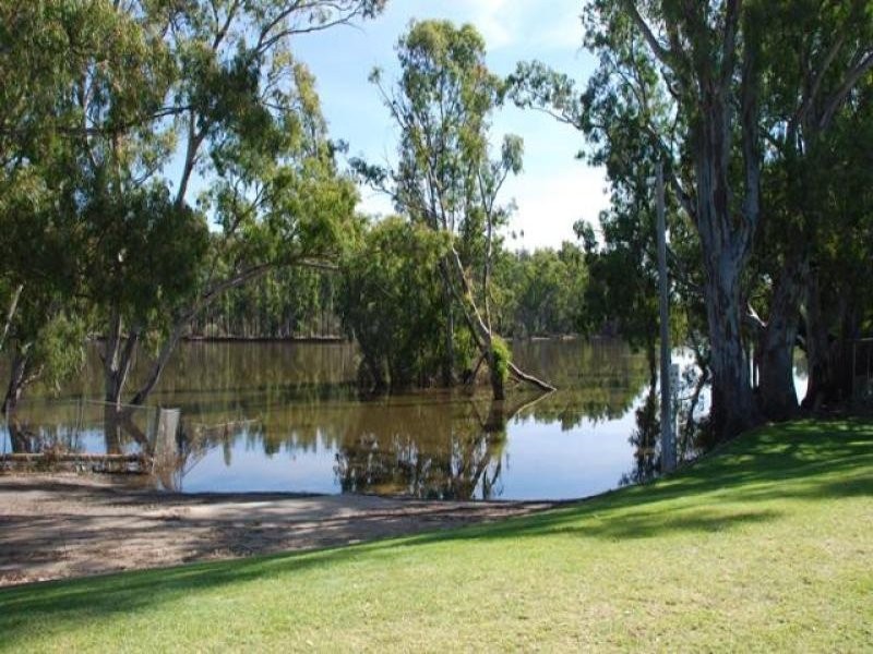 Cnr Bruce Birrell Drive and Bruton Street, Tocumwal NSW 2714