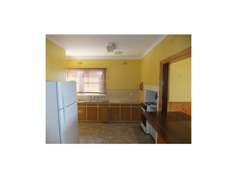 12 Albert Street, St Arnaud VIC 3478