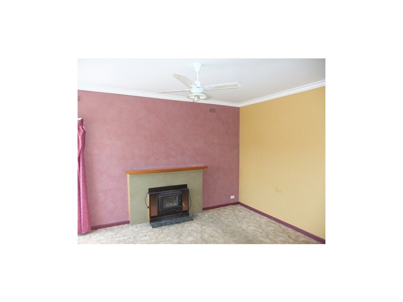 12 Albert Street, St Arnaud VIC 3478