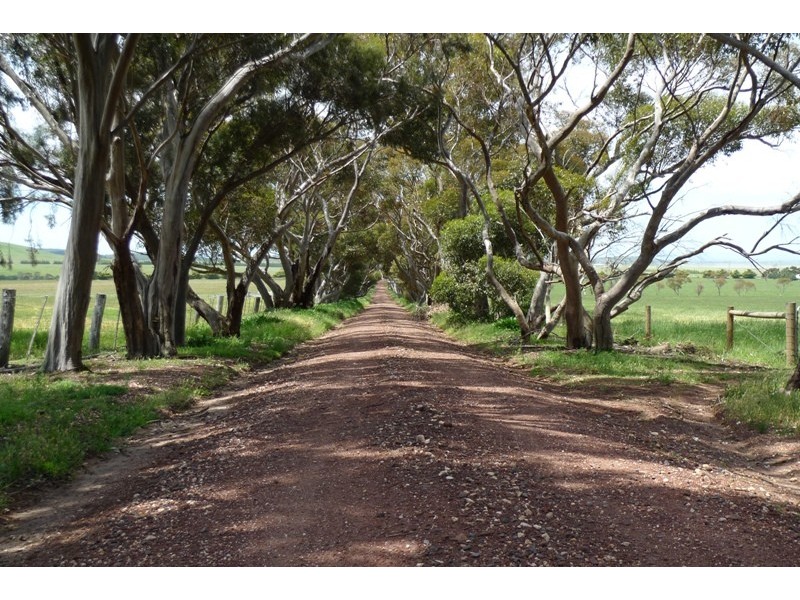 226 Black Hill Road, Gisborne South VIC 3437