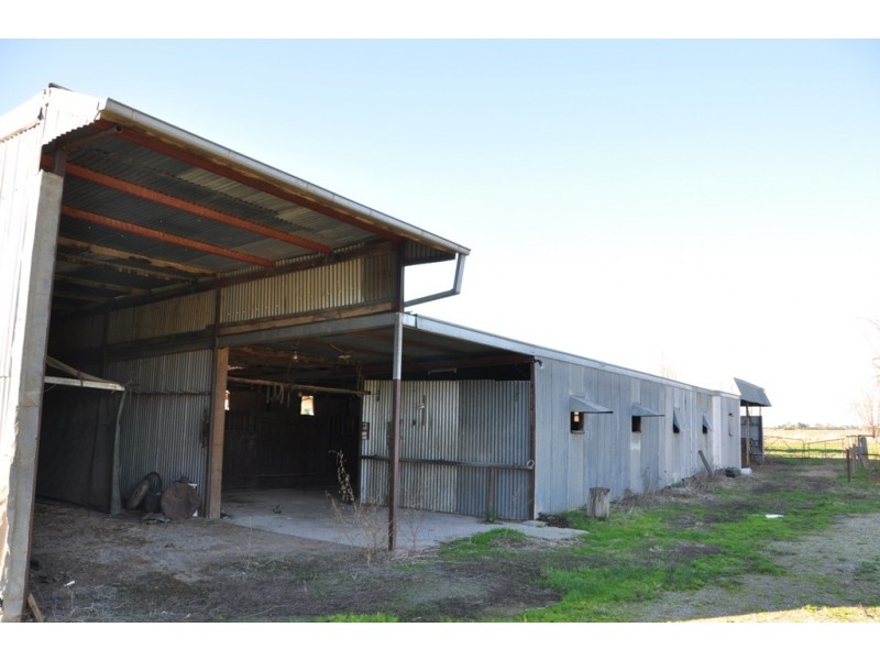 11 Fairmaid Rd, Kialla VIC 3631