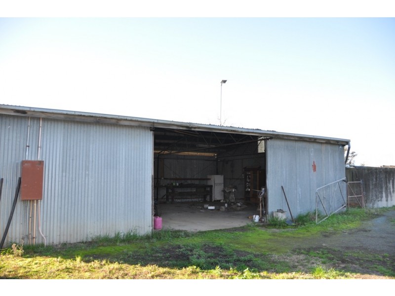 11 Fairmaid Rd, Kialla VIC 3631