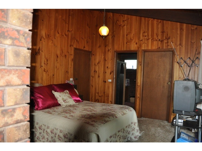 11 Fairmaid Rd, Kialla VIC 3631