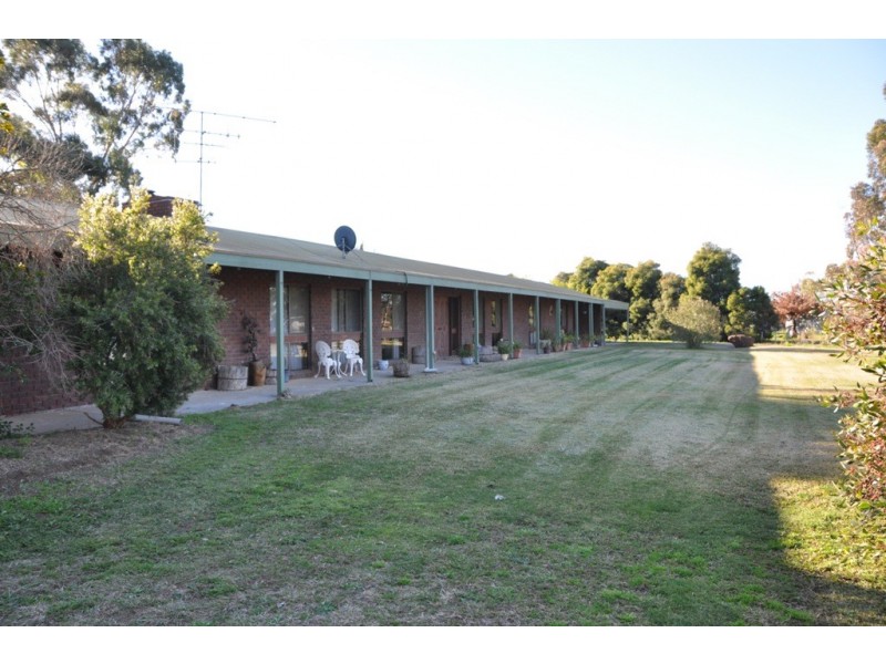 11 Fairmaid Rd, Kialla VIC 3631