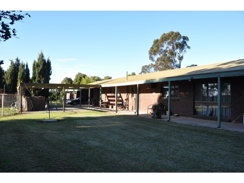 11 Fairmaid Rd, Kialla VIC 3631