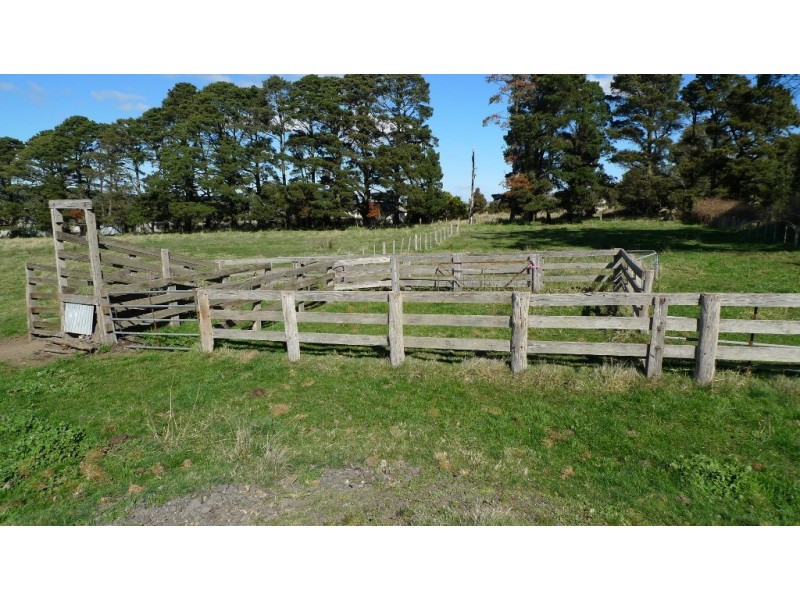 - Mt William Road, Lancefield via, Kilmore VIC 3764