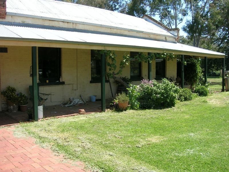2014 Great Alpine Road, Everton VIC 3678