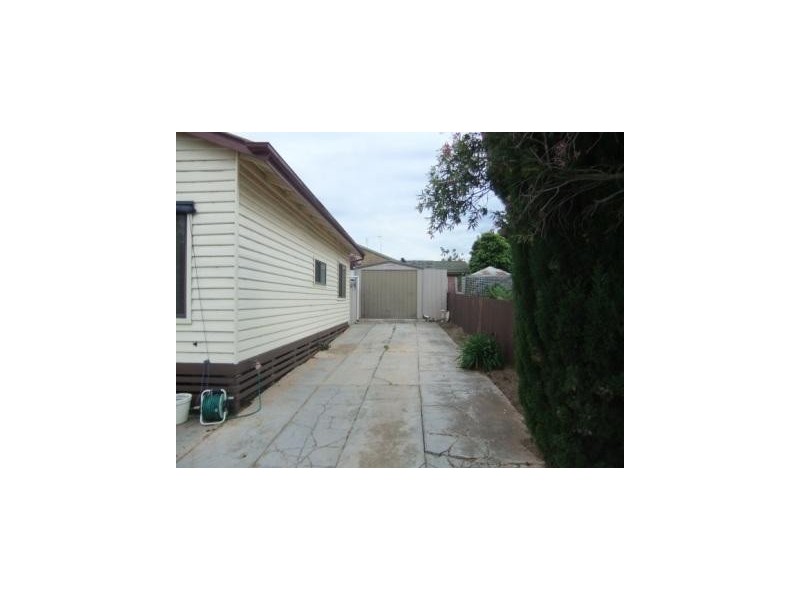 18 Navarre Road, St Arnaud VIC 3478