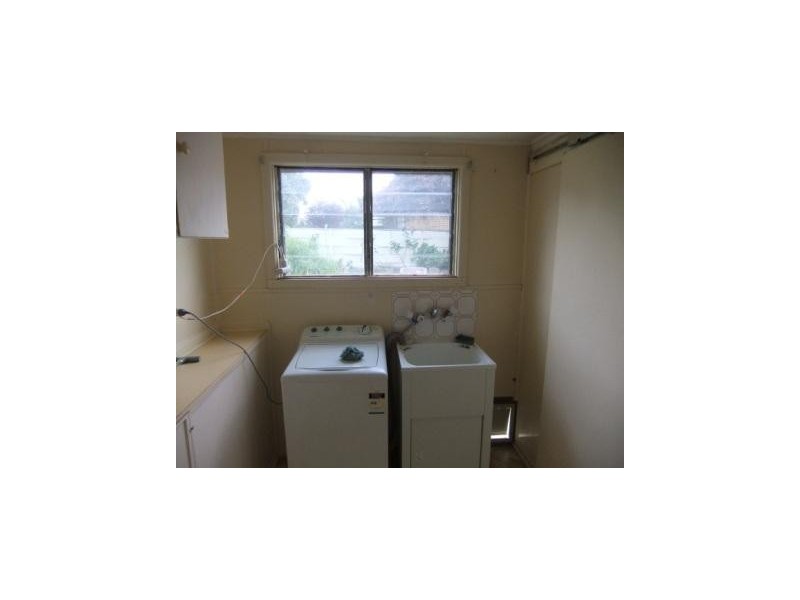 18 Navarre Road, St Arnaud VIC 3478