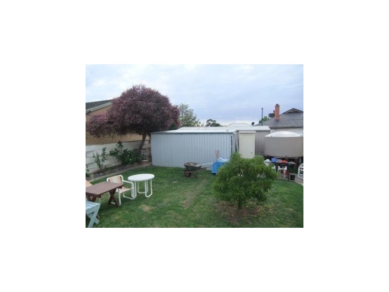 18 Navarre Road, St Arnaud VIC 3478