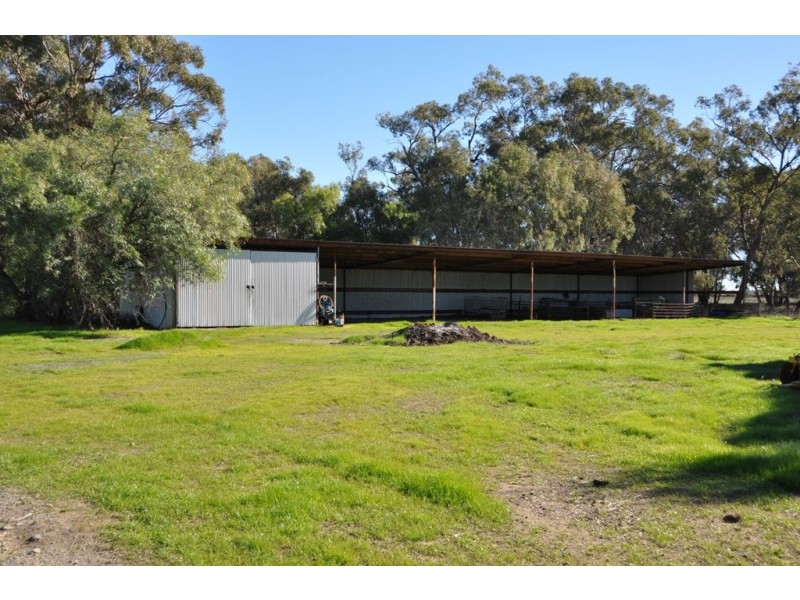 53 Brittain Rd, Numurkah VIC 3636