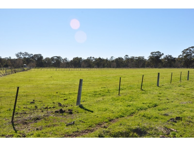 53 Brittain Rd, Numurkah VIC 3636