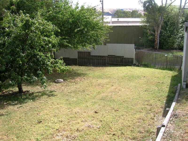 11 Downey St, Alexandra VIC 3714