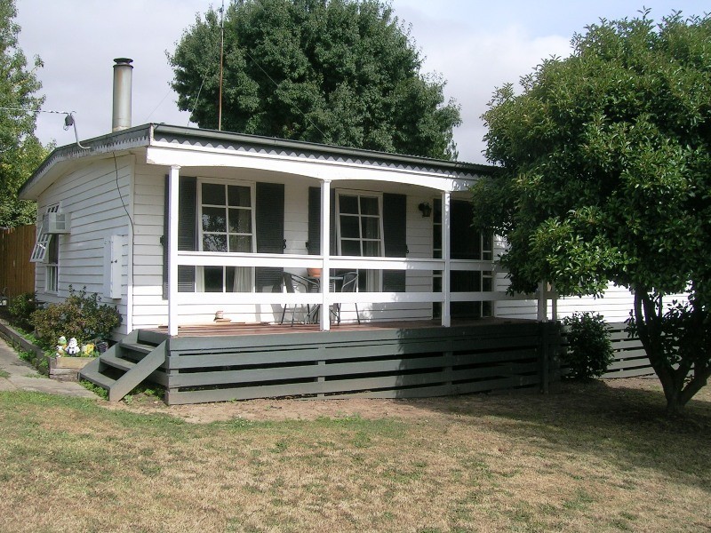 11 Downey St, Alexandra VIC 3714