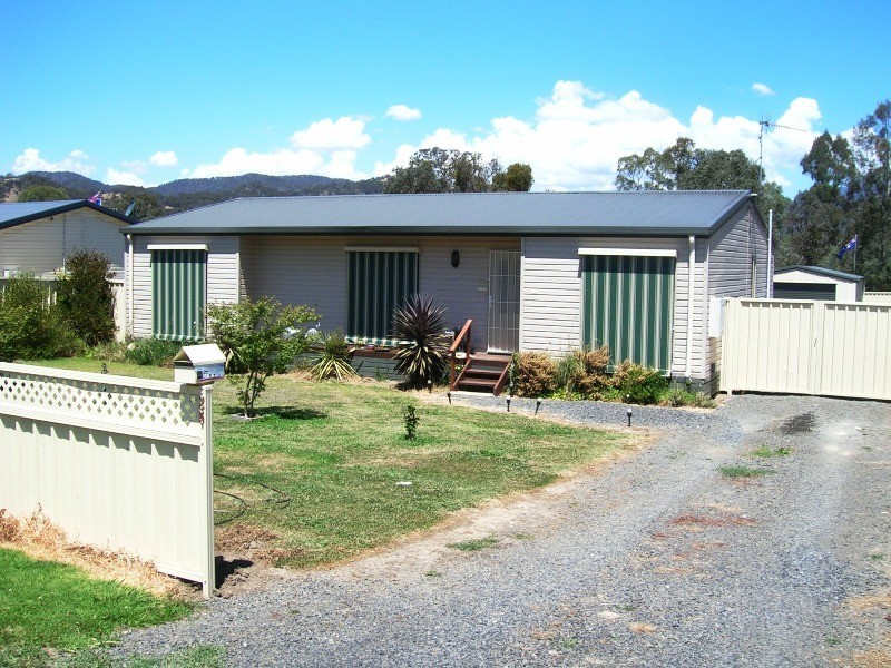 25 Shaw Avenue, Eildon VIC 3713