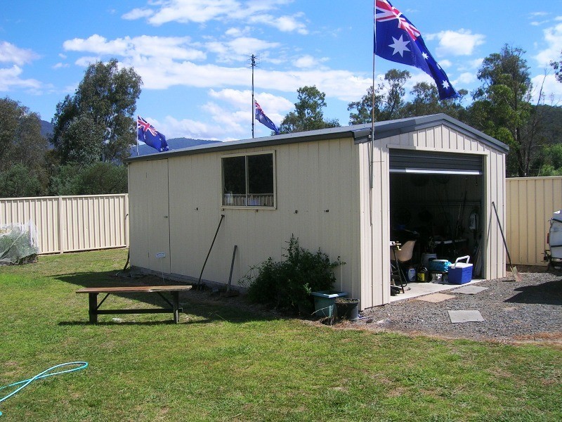 25 Shaw Avenue, Eildon VIC 3713
