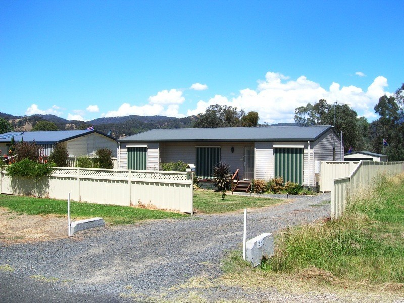 25 Shaw Avenue, Eildon VIC 3713