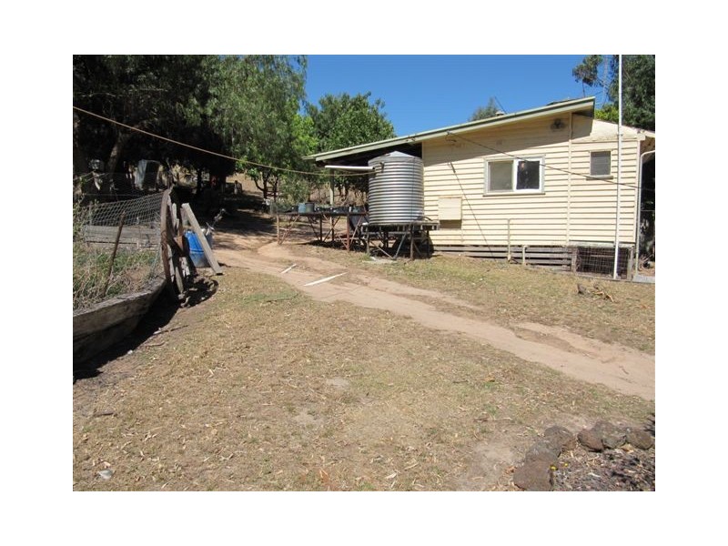 - Suttongrange Rd, Redesdale VIC 3444