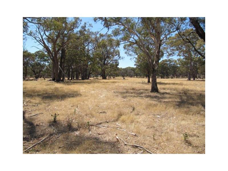 2A Redesdale Rd, Kyneton VIC 3444