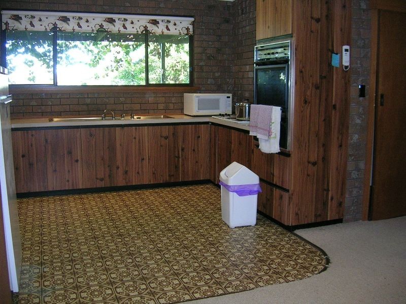 25 JOHNSON STREET, Oxley VIC 3678