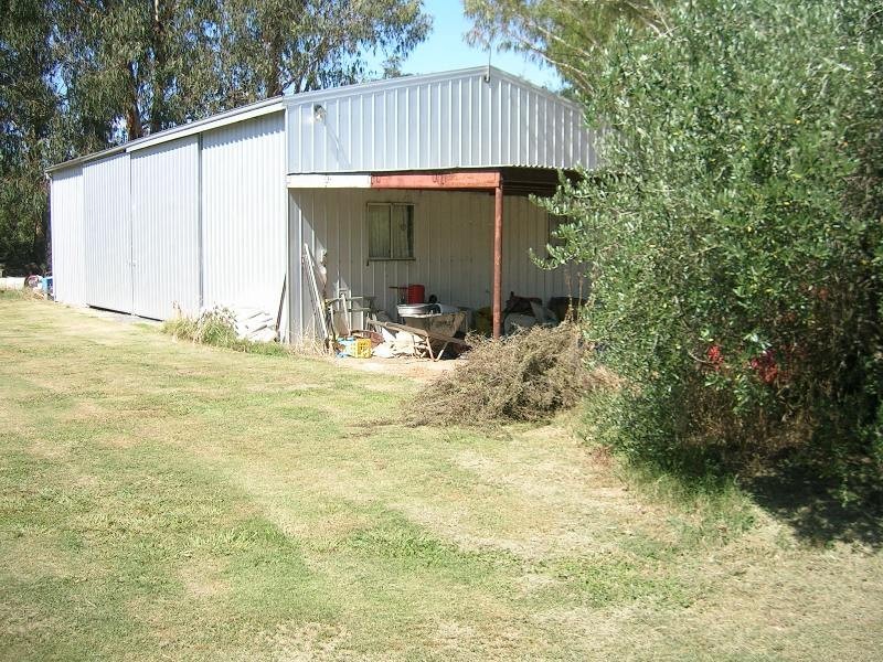 86 Markwood-Tarrawingee Road, Markwood VIC 3678