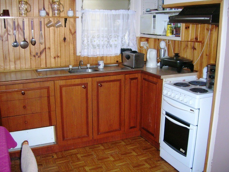 6 Fifth St, Eildon VIC 3713