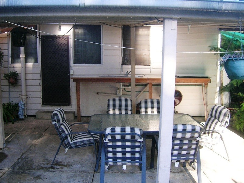 6 Fifth St, Eildon VIC 3713