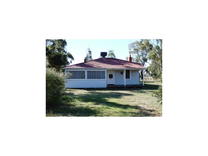 82 MOIRA STREET, Womboota NSW 2731
