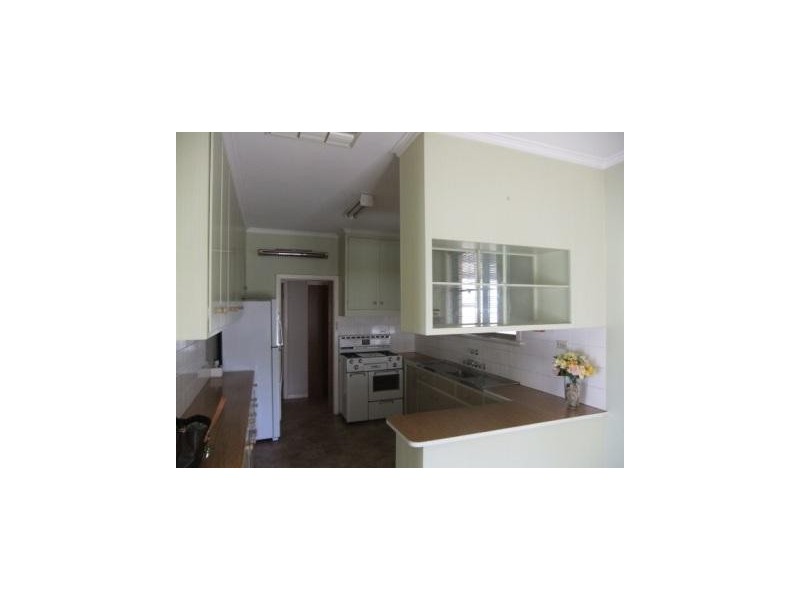 12 Melbourne Road, St Arnaud VIC 3478