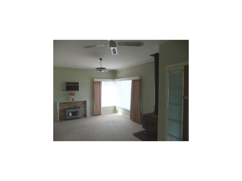 12 Melbourne Road, St Arnaud VIC 3478