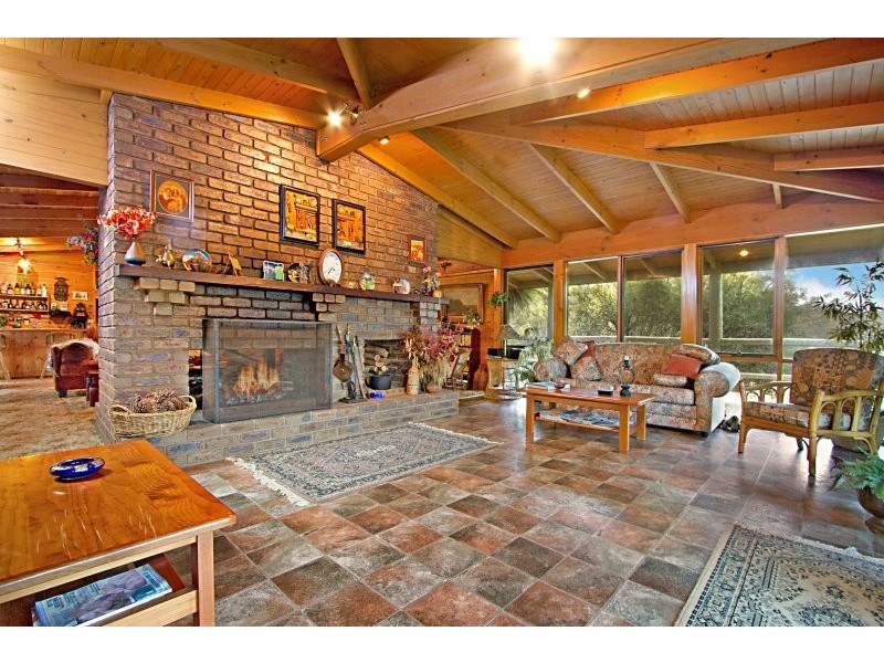 20 Coopers Road, Willowmavin VIC 3764