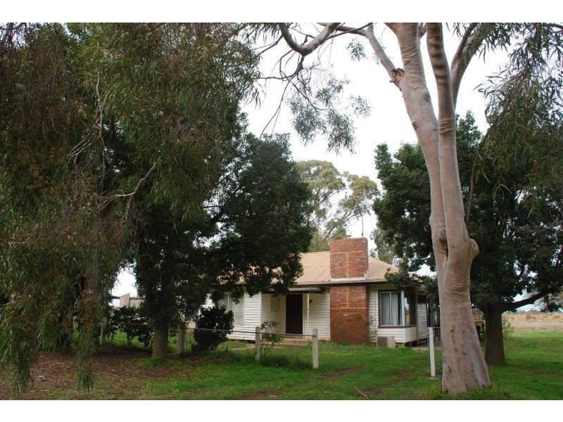 304 Maidment Rd, Koonoomoo VIC 3644