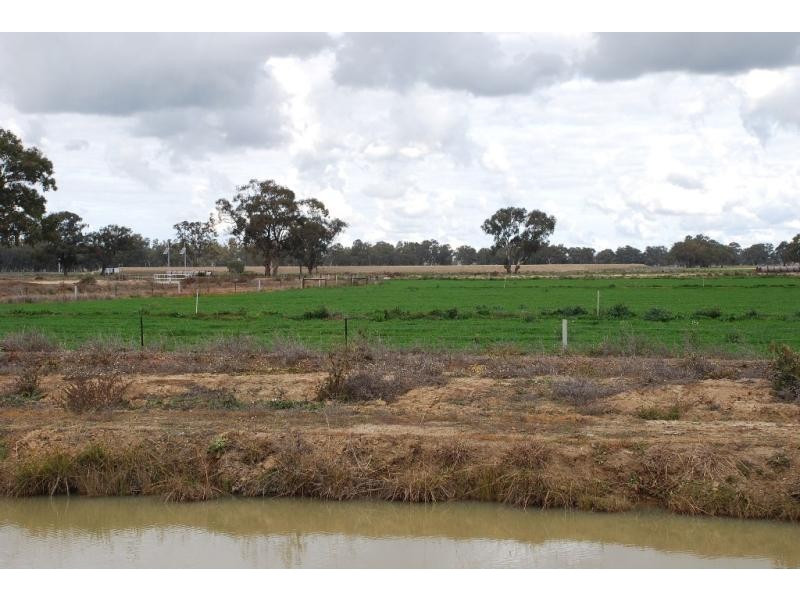 304 Maidment Rd, Koonoomoo VIC 3644