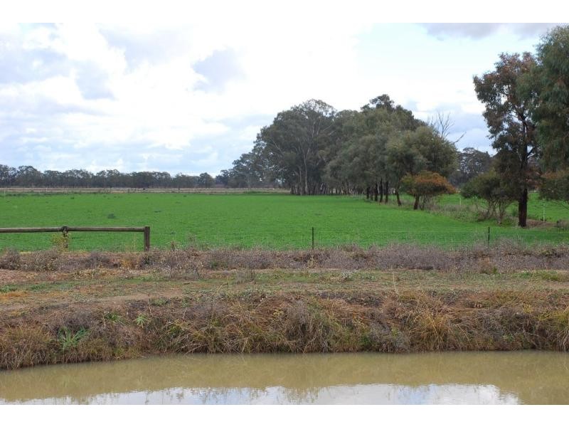 304 Maidment Rd, Koonoomoo VIC 3644