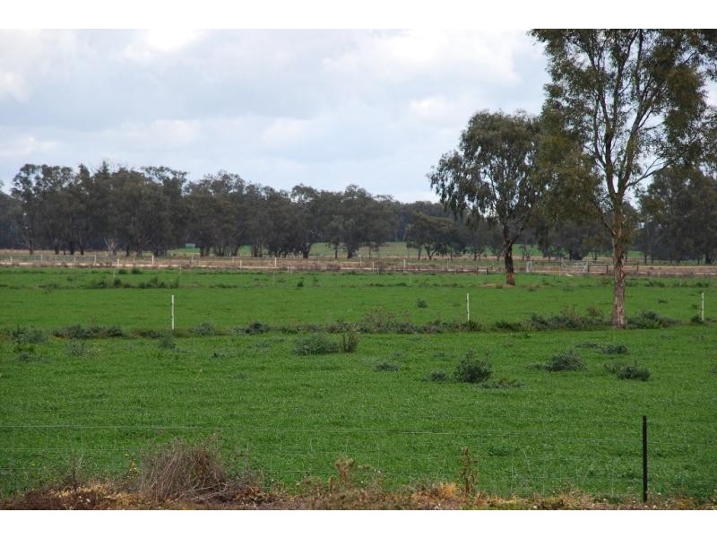 304 Maidment Rd, Koonoomoo VIC 3644