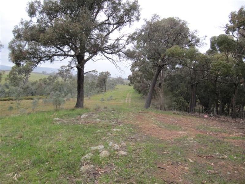 - Greens Ln, Baynton VIC 3444