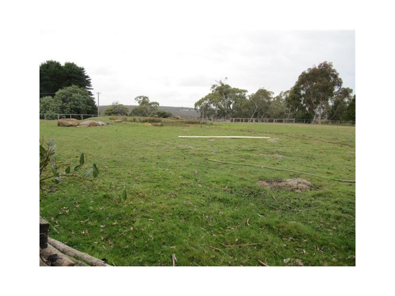 52 Trickeys Ln, Drummond VIC 3461