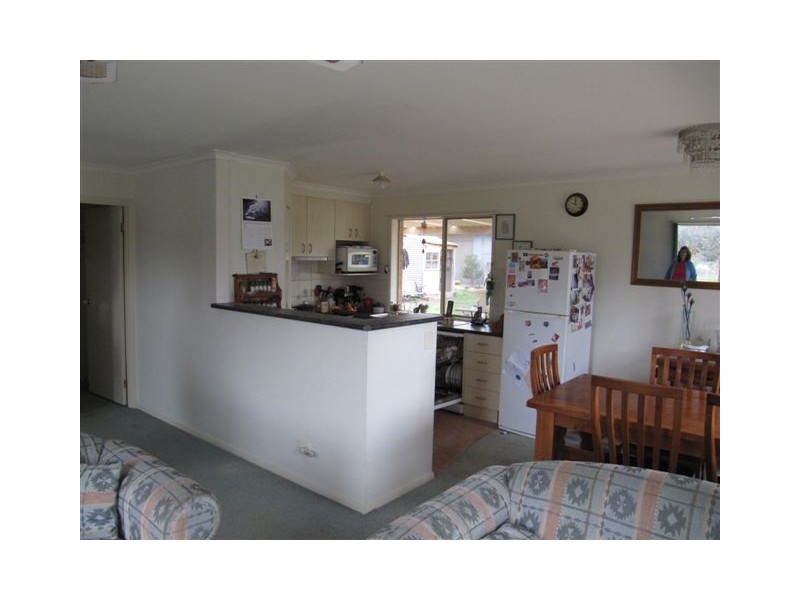 52 Trickeys Ln, Drummond VIC 3461