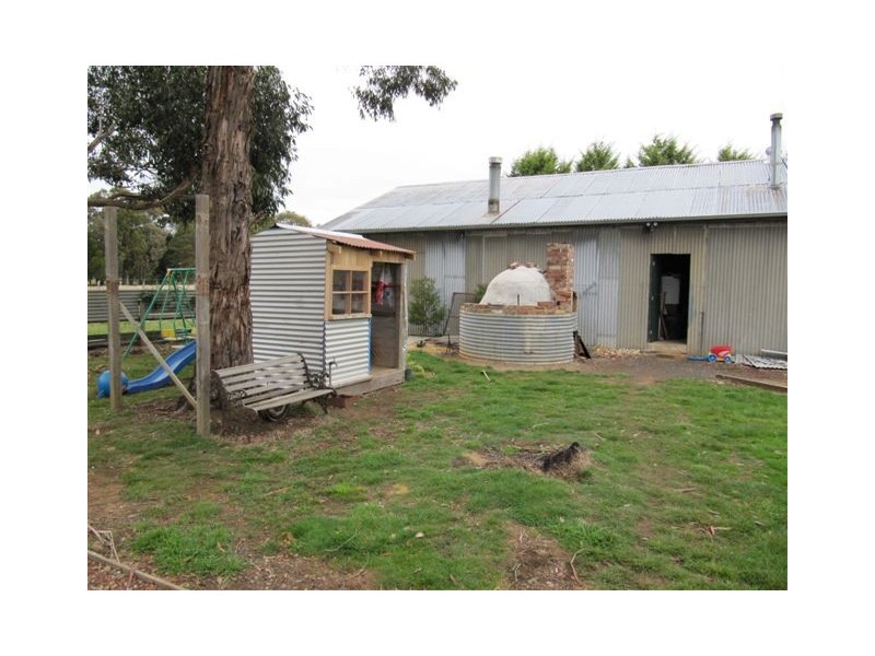 52 Trickeys Ln, Drummond VIC 3461