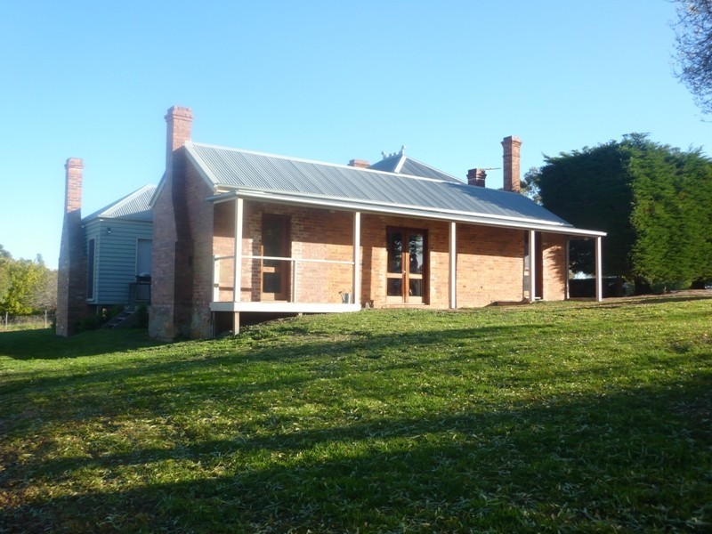 - Sutton Grange Road, Elphinstone VIC 3448